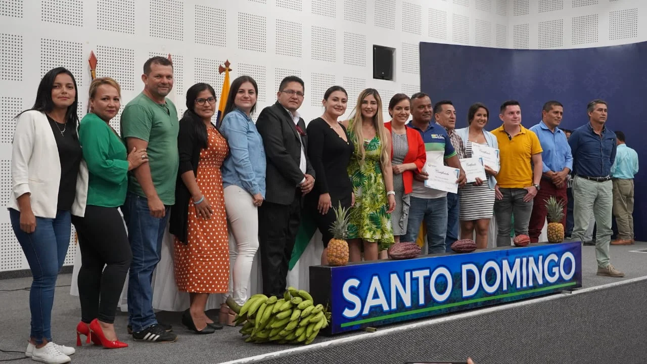 Presidenta del CONAGOPARE Nacional Lorena Brito Avanza en la Socialización a las Reformas al COOTAD en la Provincia de Santo Domingo